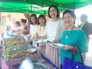 รับจัดบุฟเฟ่ต์